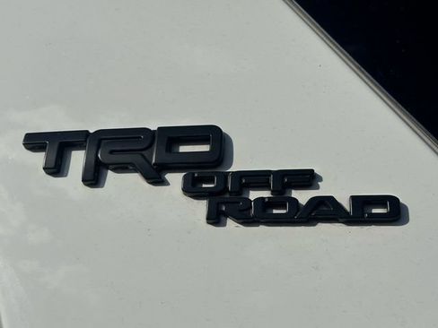 Used 2022 Toyota 4Runner TRD Off-Road Premium w/ TRD Black Wheel Package (TMS) AWD/4WD image 11