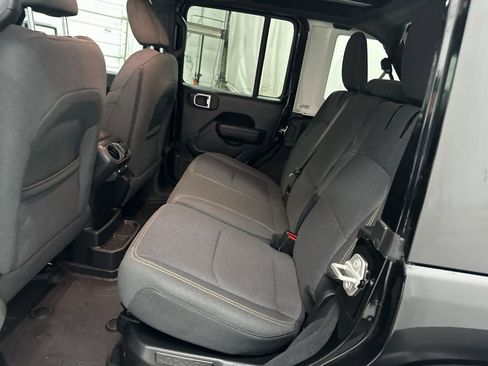 Used 2024 Jeep Wrangler Unlimited image 25