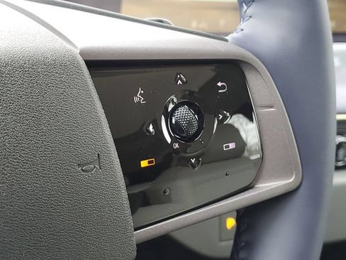 New 2026 Nissan Leaf Platinum+ w/ Illuminated Package FWD image 14