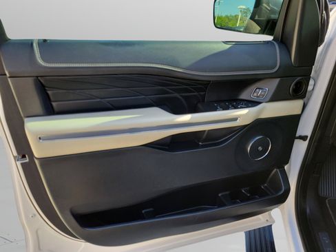 Used 2019 Ford Expedition Platinum RWD image 31