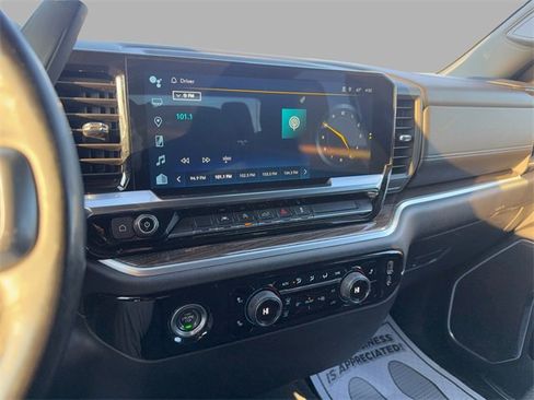 Used 2023 Chevrolet Silverado 1500 LT image 18