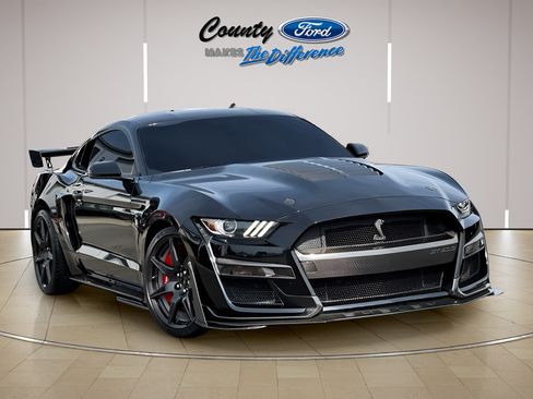 Used 2020 Ford Mustang Shelby GT500 w/ Carbon Fiber Track Pack RWD image 1