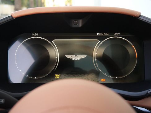 New 2026 Aston Martin DBX 707 image 6