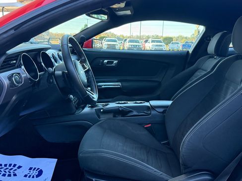 Used 2017 Ford Mustang Coupe image 10