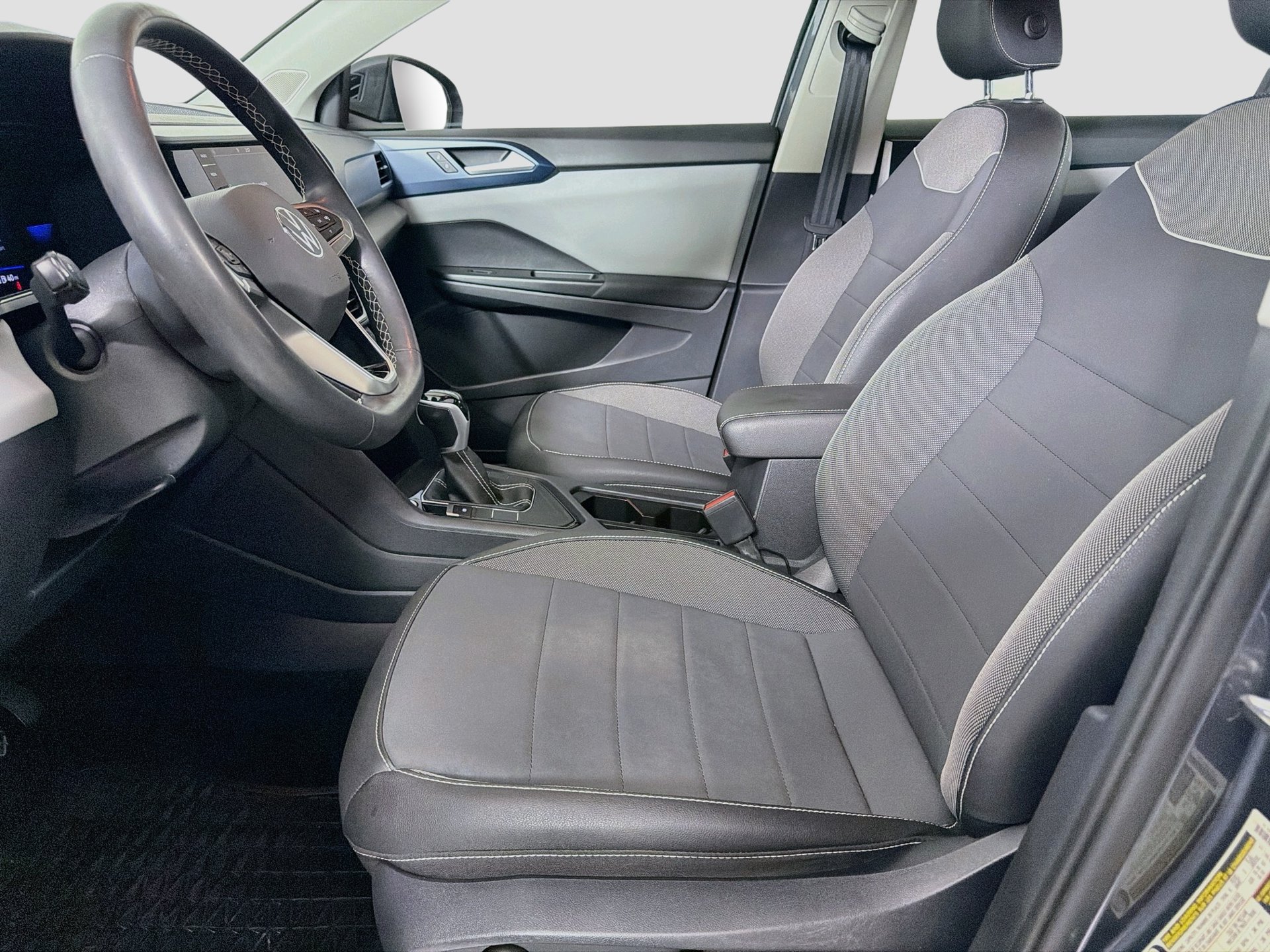 Certified 2023 Volkswagen Taos SE FWD image 19