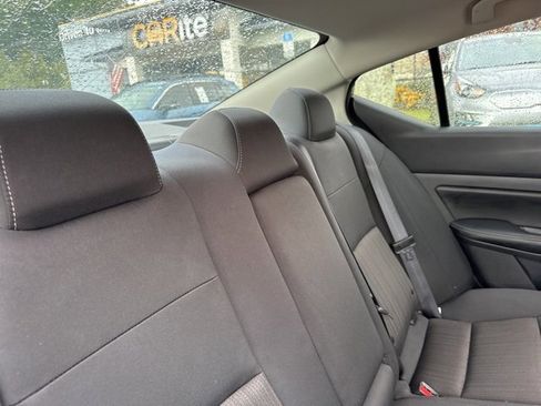 Used 2024 Nissan Altima 2.5 SV image 16