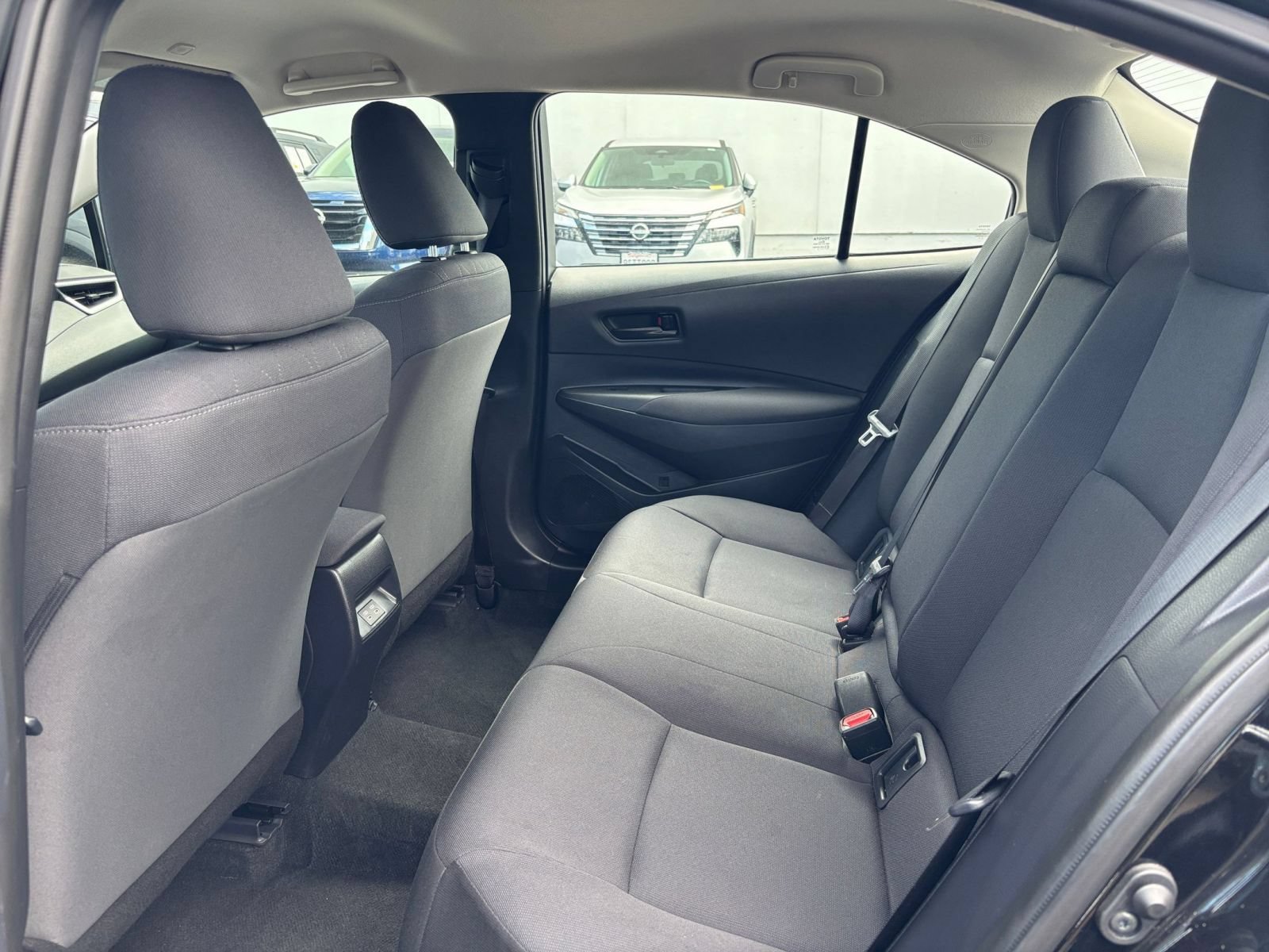 Used 2025 Toyota Corolla LE FWD image 22
