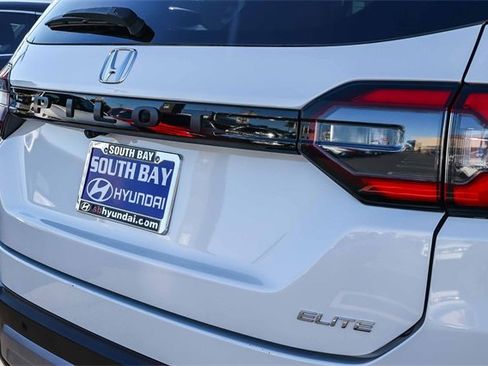 Used 2023 Honda Pilot Elite image 7