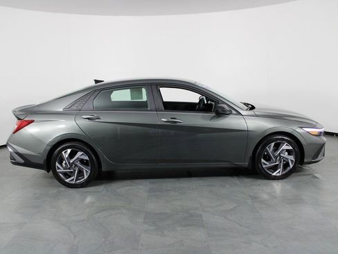 Certified 2025 Hyundai Elantra SEL image 14