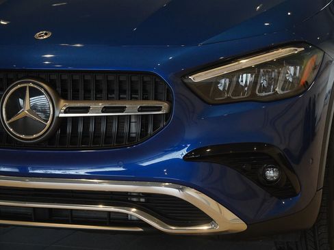 Used 2025 Mercedes-Benz GLA 250 4MATIC image 8