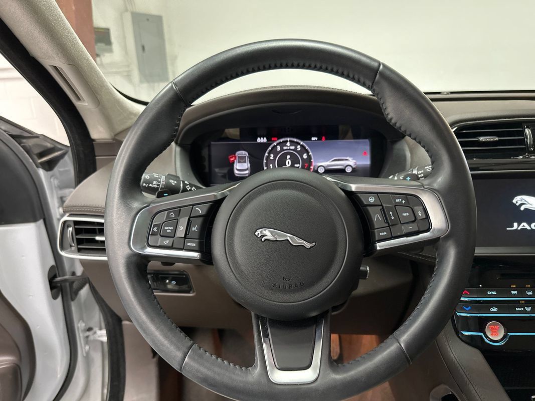 Used 2020 Jaguar F-PACE Prestige AWD/4WD image 14