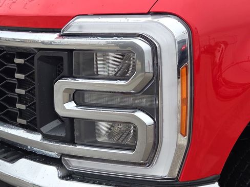 Used 2023 Ford F350 Lariat w/ Chrome Package image 4