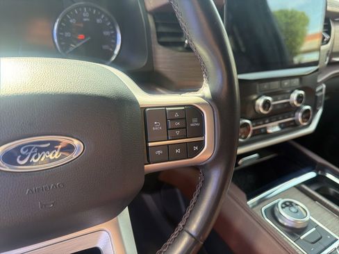Used 2024 Ford Expedition Limited image 10
