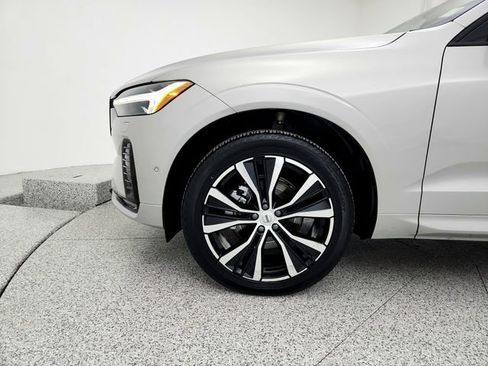 Certified 2025 Volvo XC60 B5 Plus image 25