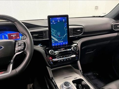 Used 2024 Ford Explorer ST w/ Technology Package image 7