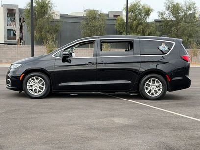 Used 2024 Chrysler Pacifica Touring-L