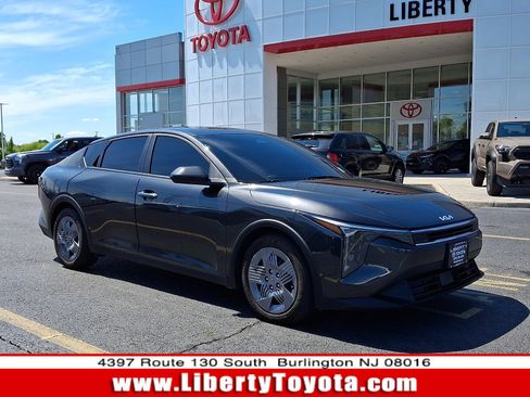 Used 2025 Kia K4 FWD image 1