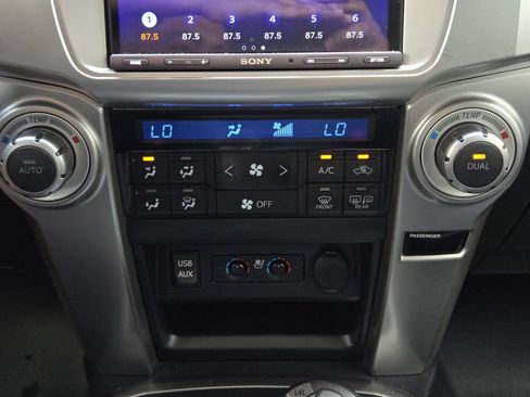 Used 2017 Toyota 4Runner Limited AWD/4WD image 20