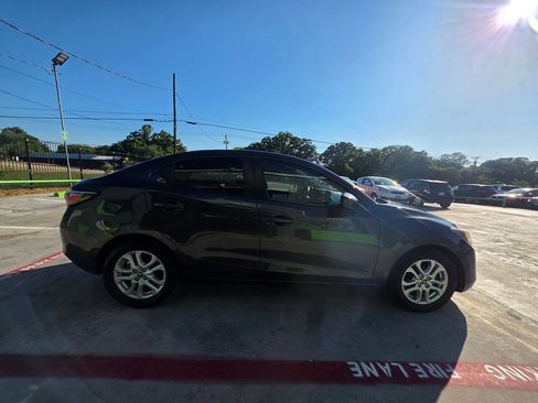 Used 2017 Toyota Yaris iA FWD image 16