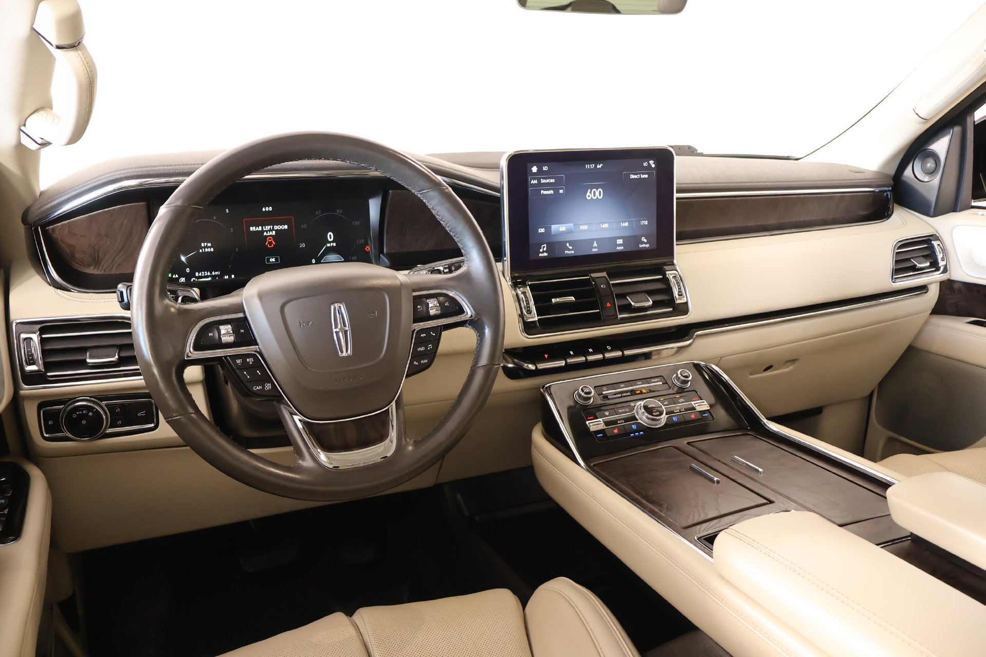 Used 2019 Lincoln Navigator Reserve w/ Cargo Package AWD/4WD image 2