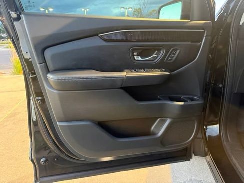 Used 2023 Honda Pilot Elite image 15