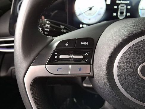 Used 2025 Hyundai Elantra SEL image 24