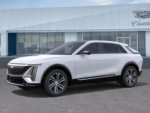 New 2026 Cadillac Lyriq Luxury image 2
