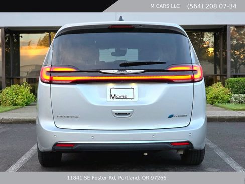Used 2024 Chrysler Pacifica Limited FWD image 7