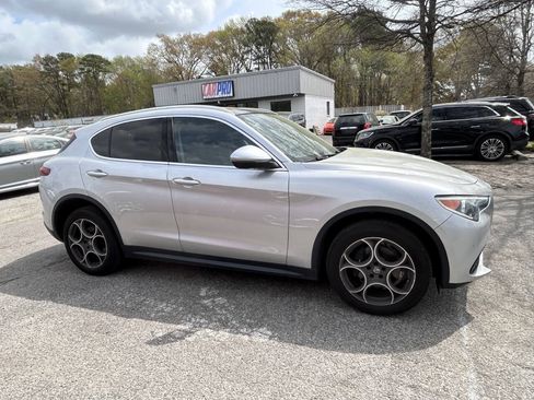 Used 2018 Alfa Romeo Stelvio Ti AWD/4WD image 13