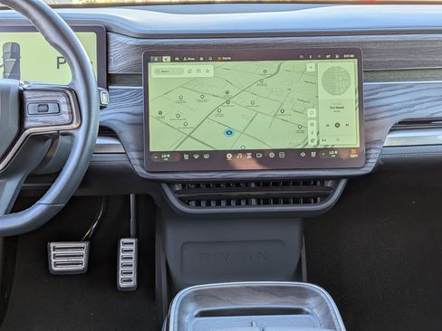 Used 2022 Rivian R1S Launch Edition image 28