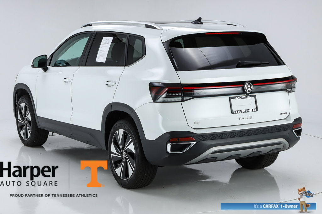 Used 2025 Volkswagen Taos SE w/ Panoramic Sunroof Package AWD/4WD image 7