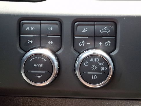 Used 2023 GMC Sierra 1500 AT4 w/ Technology Package AWD/4WD image 27