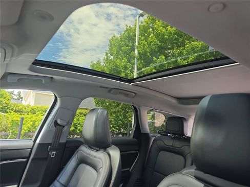 Certified 2022 Lincoln Corsair FWD w/ Premium Package image 27