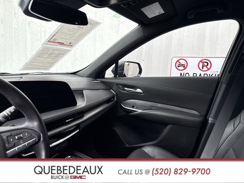 Used 2025 Cadillac XT4 Premium Luxury image 19