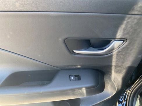 New 2026 Hyundai Kona Limited FWD image 32