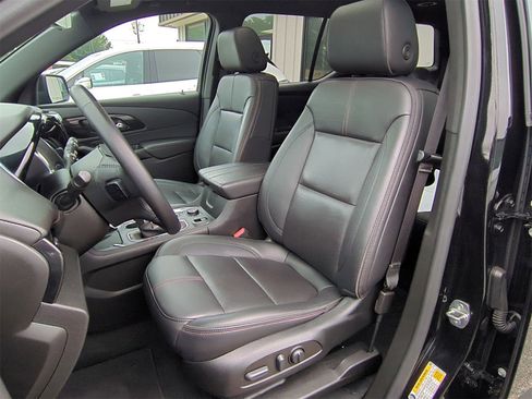 Certified 2022 Chevrolet Traverse RS image 11