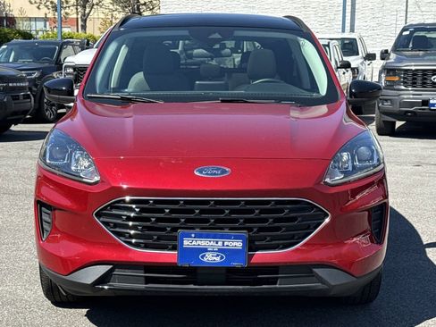 Used 2022 Ford Escape SE w/ SE Sport Appearance Package AWD/4WD image 9