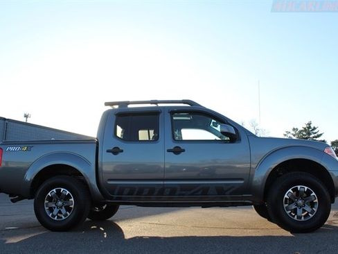 Used 2020 Nissan Frontier PRO-4X w/ Pro-4x Utility Package image 40