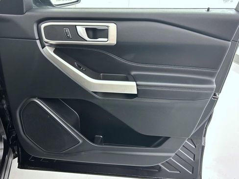 Used 2023 Ford Explorer XLT w/ Equipment Group 202A image 16