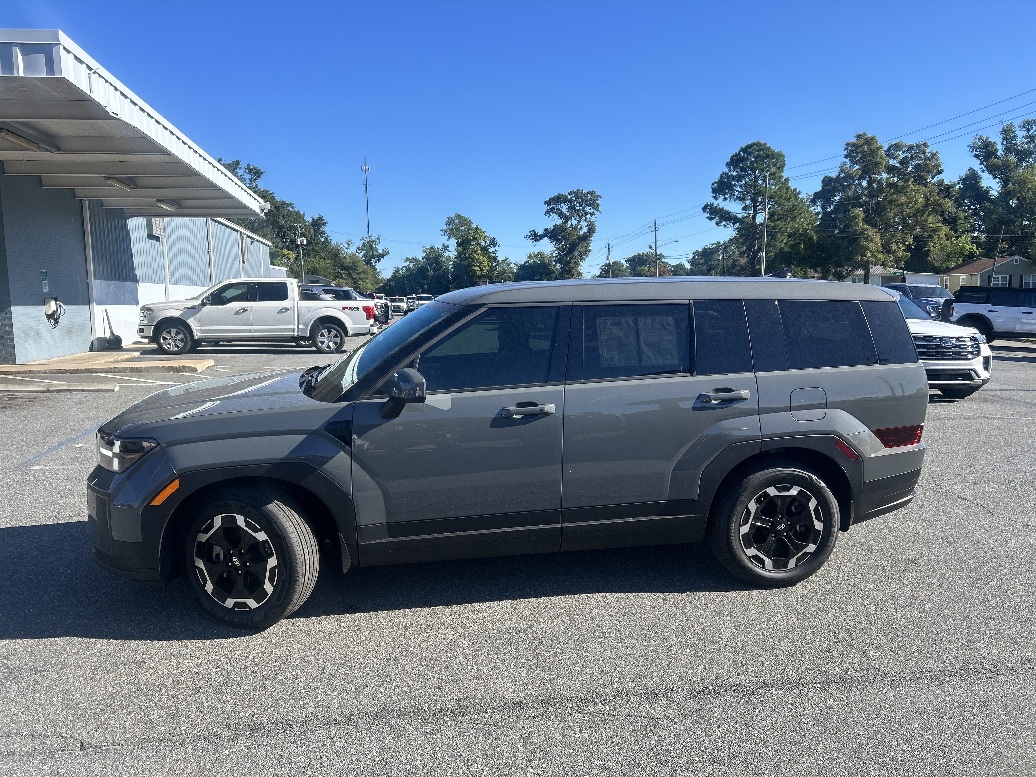 Used 2026 Hyundai Santa Fe SE FWD image 4