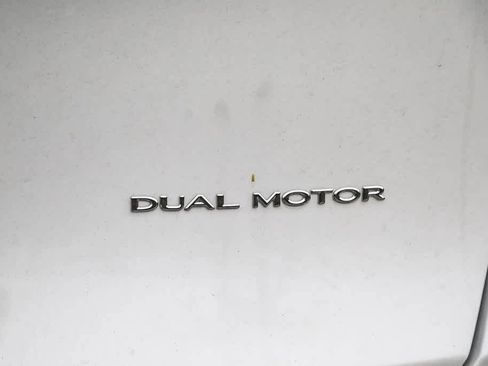 Used 2020 Tesla Model Y Long Range image 21