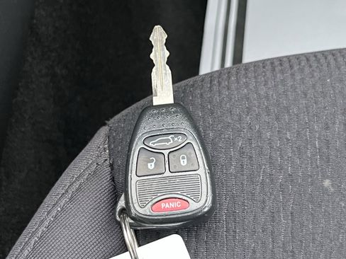 Used 2013 Chrysler 200 Touring w/ S Exterior Appearance Pkg image 29