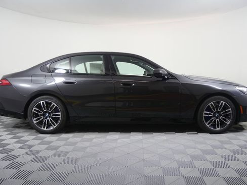 New 2026 BMW 530i image 2