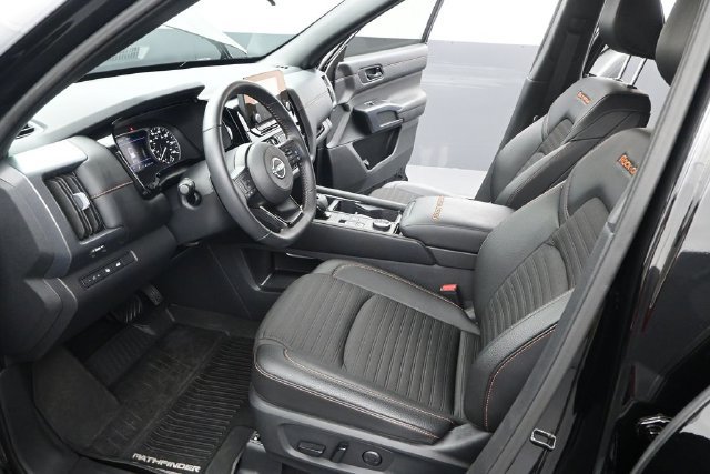 Used 2025 Nissan Pathfinder Rock Creek AWD/4WD image 4
