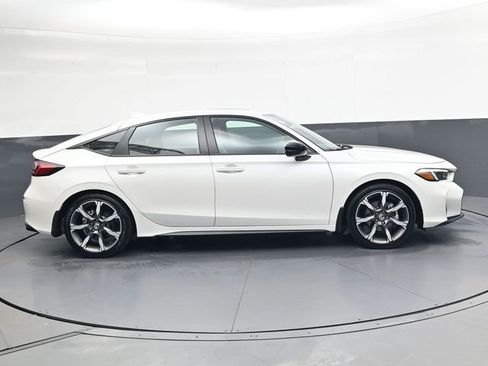 Used 2025 Honda Civic Sport Touring image 3