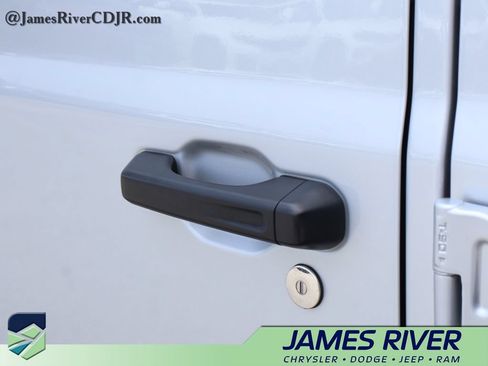 Used 2024 Jeep Gladiator Sport AWD/4WD image 19