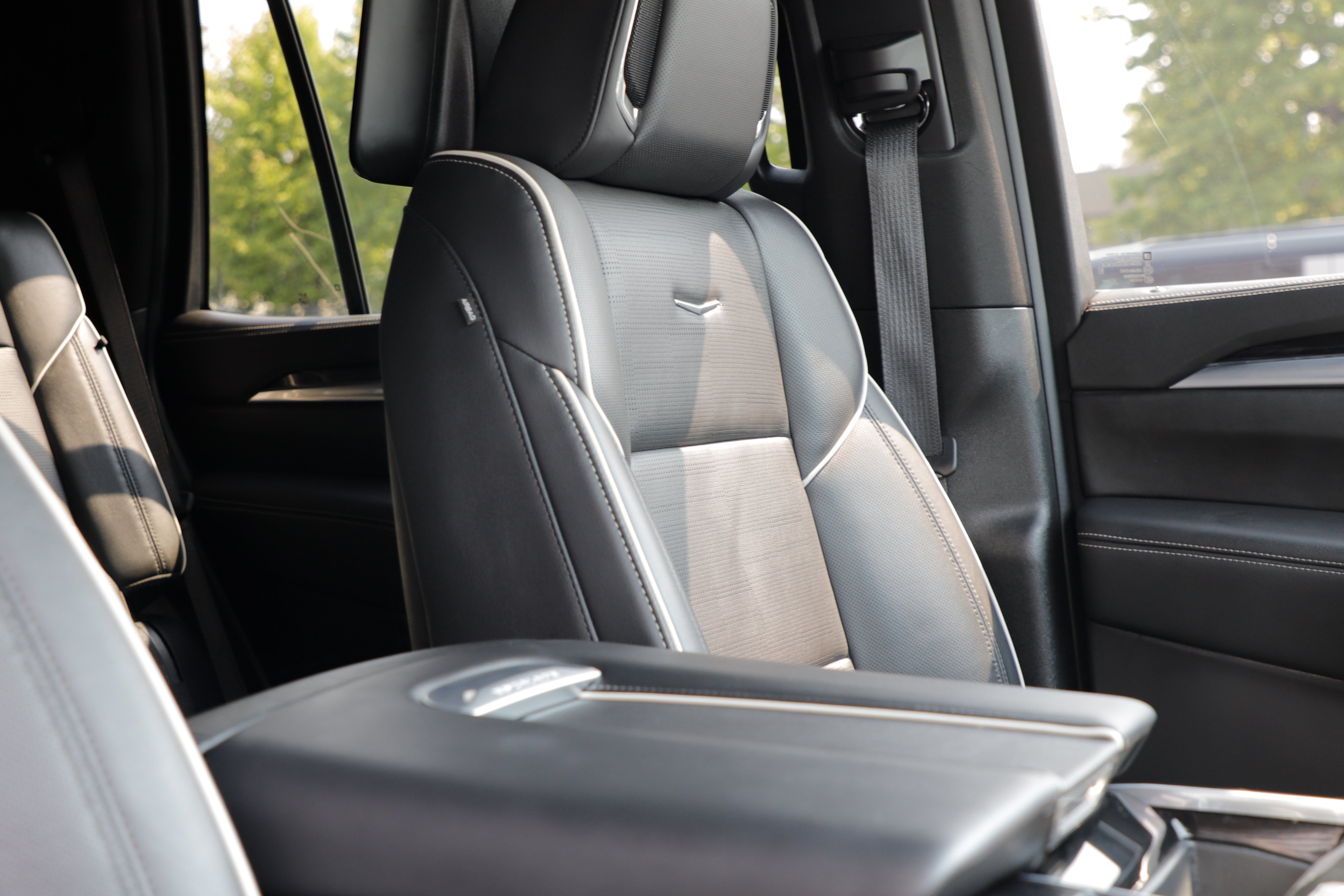 Used 2025 Cadillac Escalade Sport w/ Touring Package AWD/4WD image 11