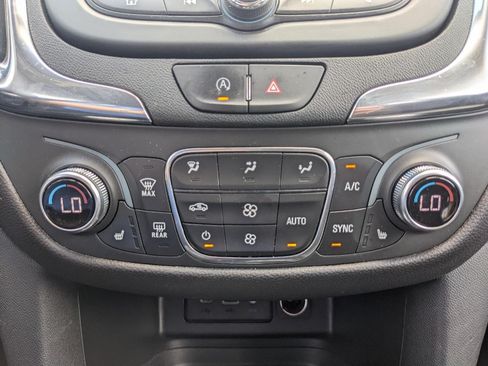 Used 2024 Chevrolet Equinox LT AWD/4WD image 21