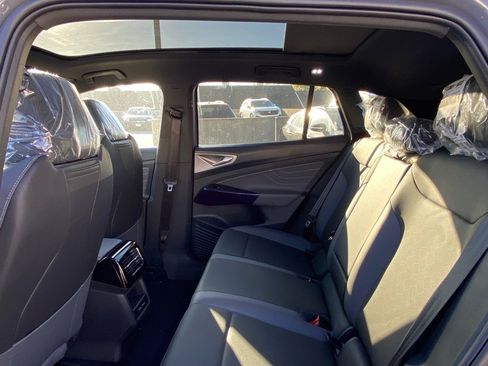 New 2025 Volkswagen ID.4 Pro S image 13