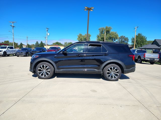Certified 2025 Ford Explorer ST-Line AWD/4WD image 4